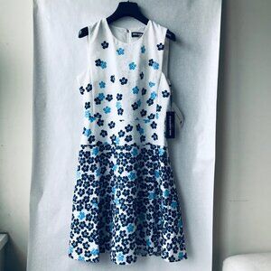 Karl Lagerfeld Paris Women Dress  Floral Fit & Flare Sleeveless Zip Size 6  NWT